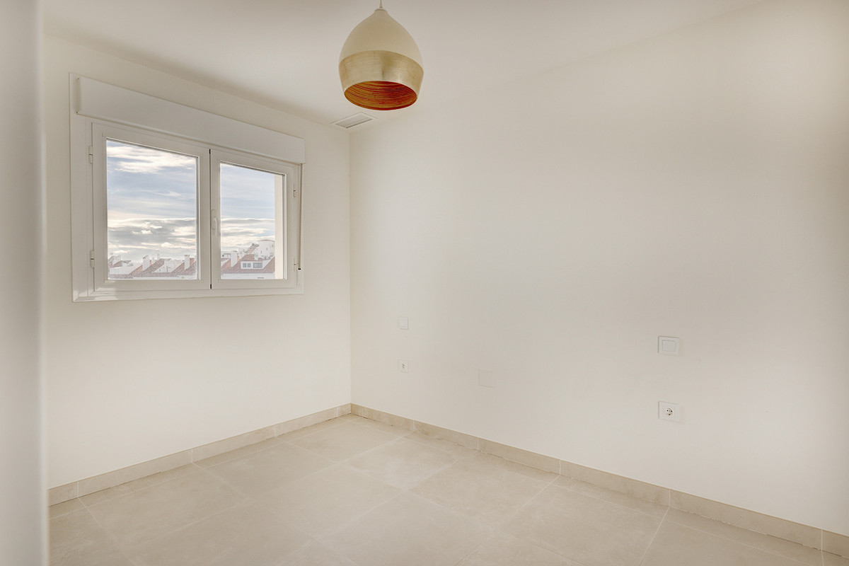 Se vende Apartamento Planta Media de 3 dormitorios en Costa Del Sol, Málaga, España