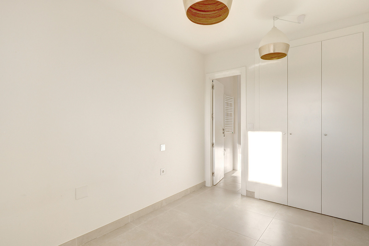 Se vende Apartamento Planta Media de 3 dormitorios en Costa Del Sol, Málaga, España