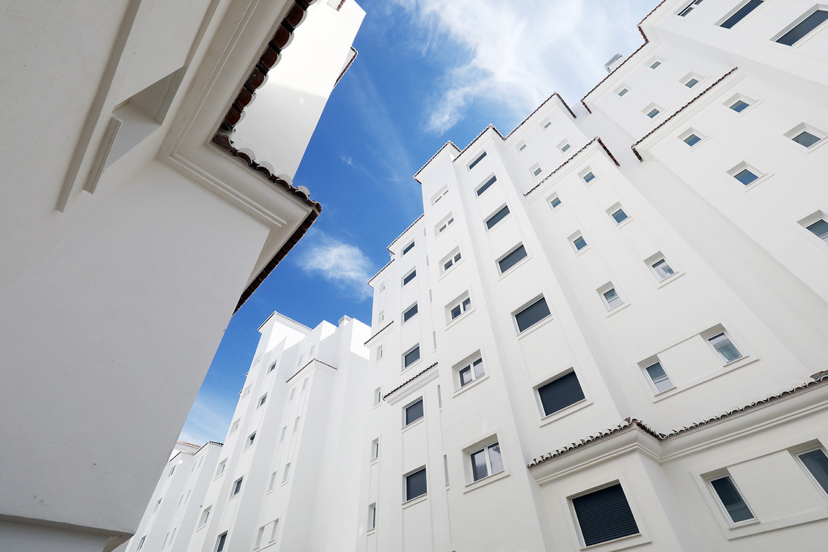 Se vende Apartamento Planta Media de 3 dormitorios en Costa Del Sol, Málaga, España