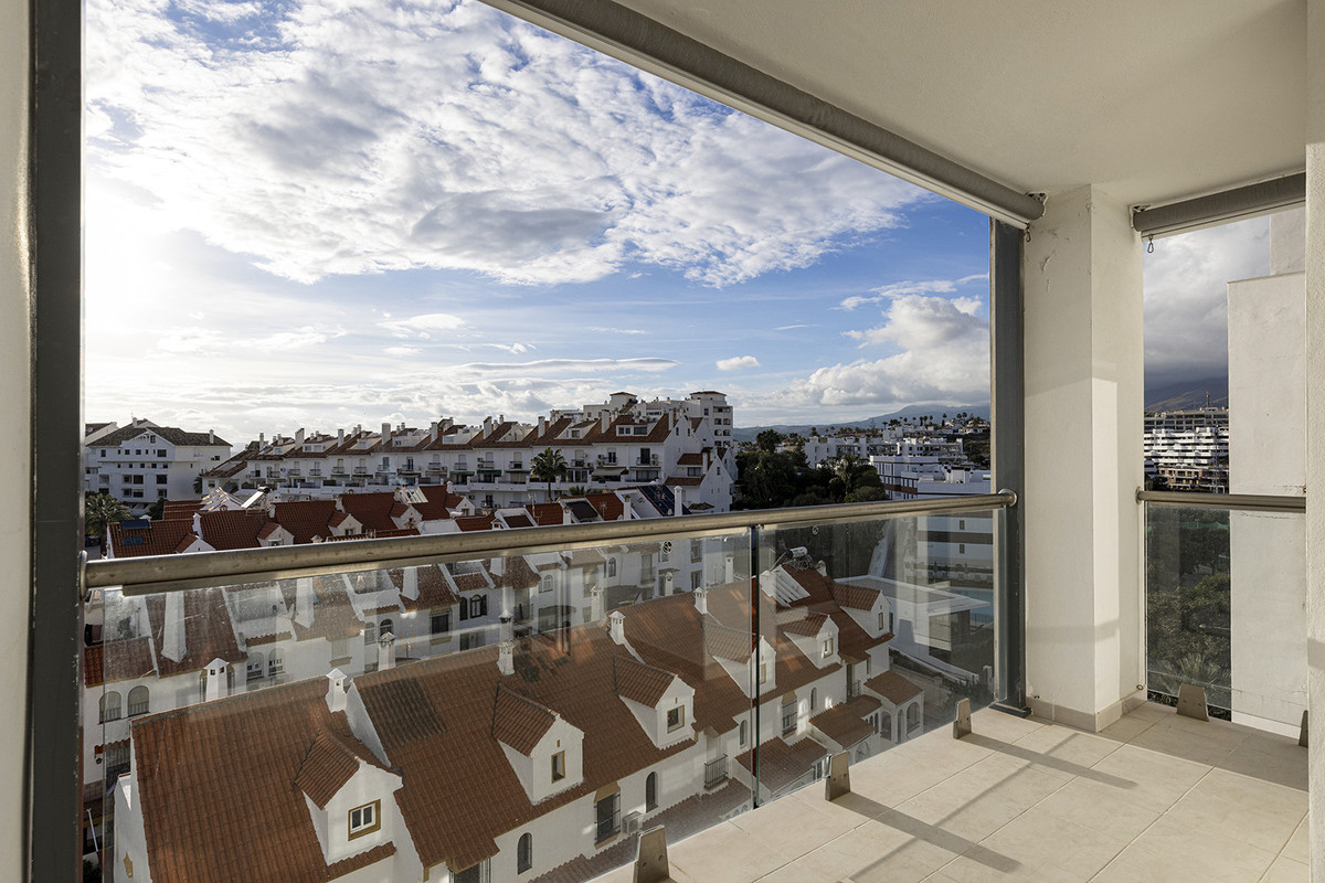Se vende Apartamento Planta Media de 3 dormitorios en Costa Del Sol, Málaga, España