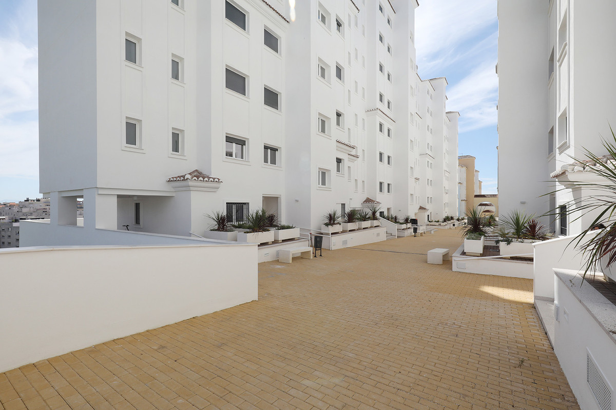 Se vende Apartamento Planta Media de 3 dormitorios en Costa Del Sol, Málaga, España
