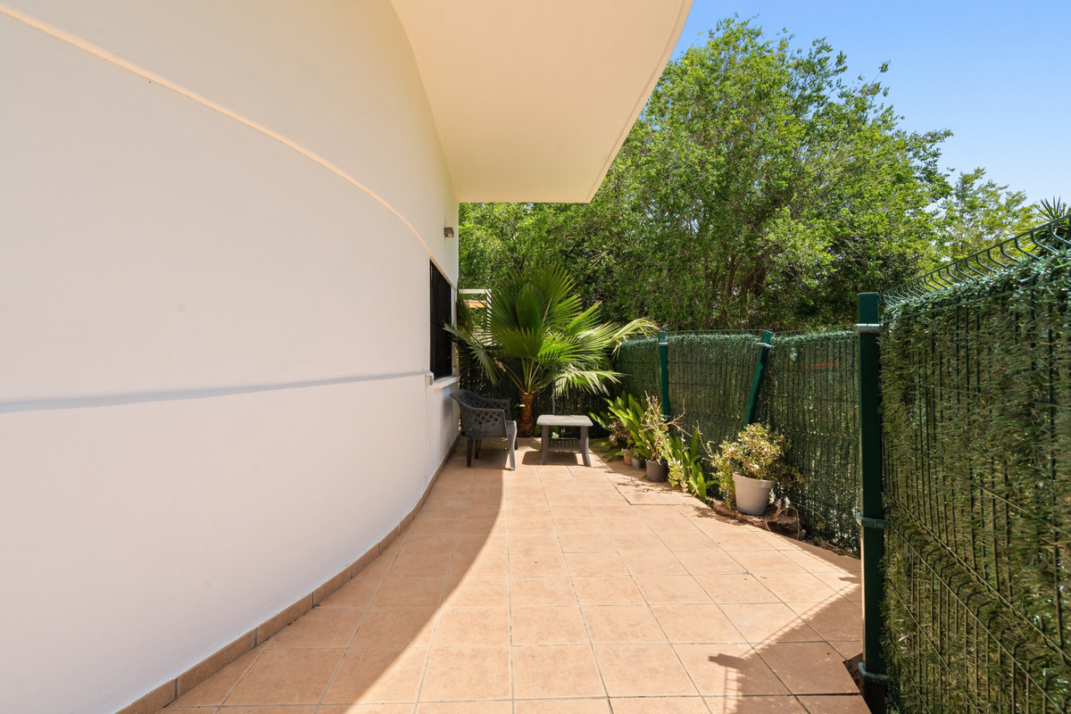 Se vende Apartamento Planta Baja de 2 dormitorios en Costa Del Sol, Málaga, España