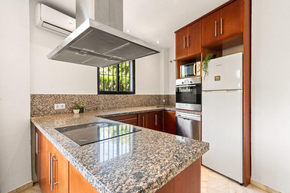 Se vende Apartamento Planta Baja de 2 dormitorios en Costa Del Sol, Málaga, España