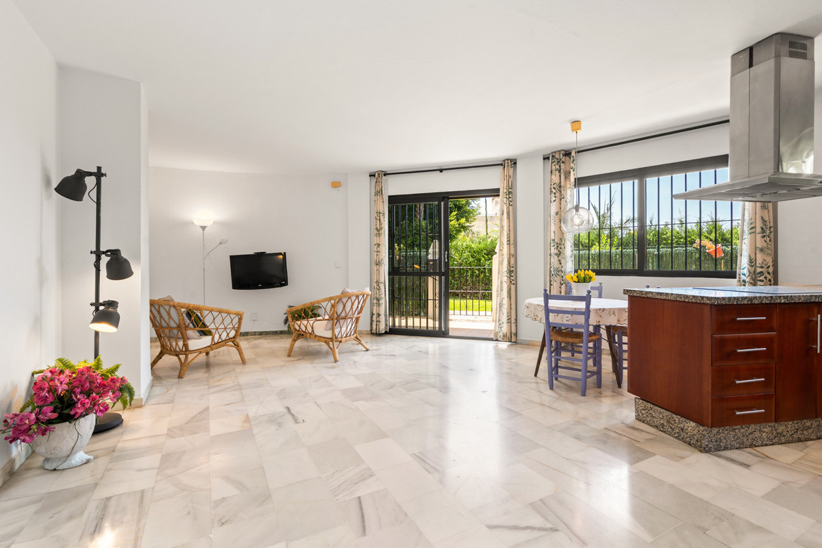 Se vende Apartamento Planta Baja de 2 dormitorios en Costa Del Sol, Málaga, España