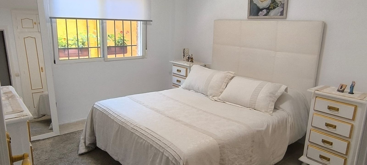 3 Bed Apartment for sale in Marbella Costa Del Sol, Málaga, Spain