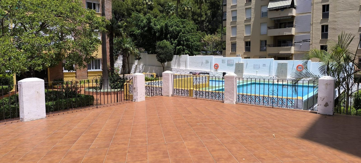3 Bed Apartment for sale in Marbella Costa Del Sol, Málaga, Spain
