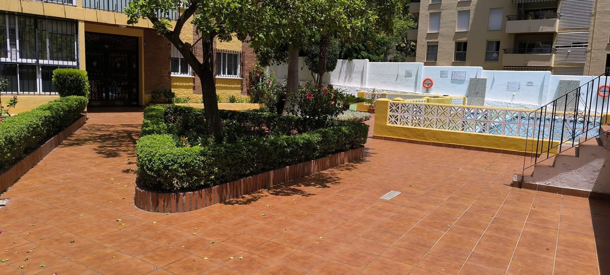 3 Bed Apartment for sale in Marbella Costa Del Sol, Málaga, Spain