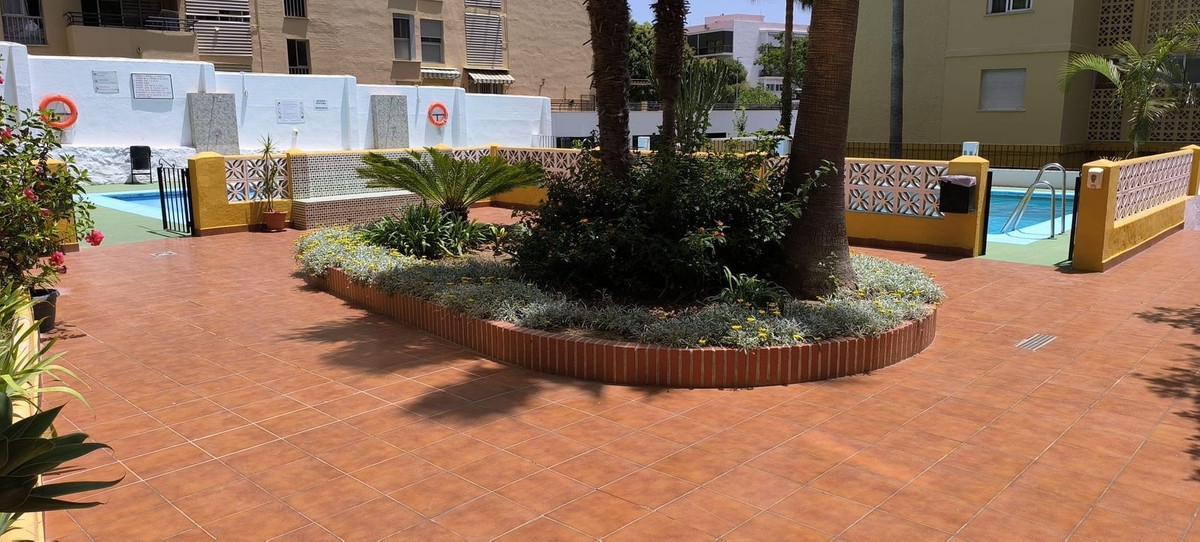 3 Bed Apartment for sale in Marbella Costa Del Sol, Málaga, Spain
