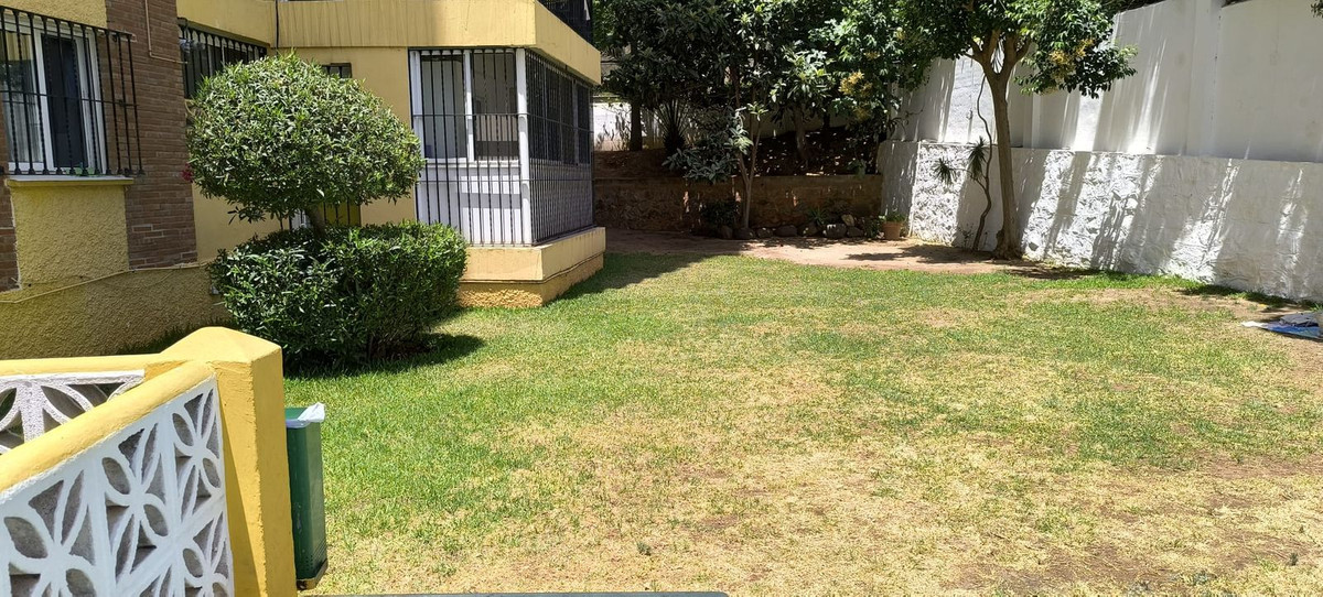 3 Bed Apartment for sale in Marbella Costa Del Sol, Málaga, Spain