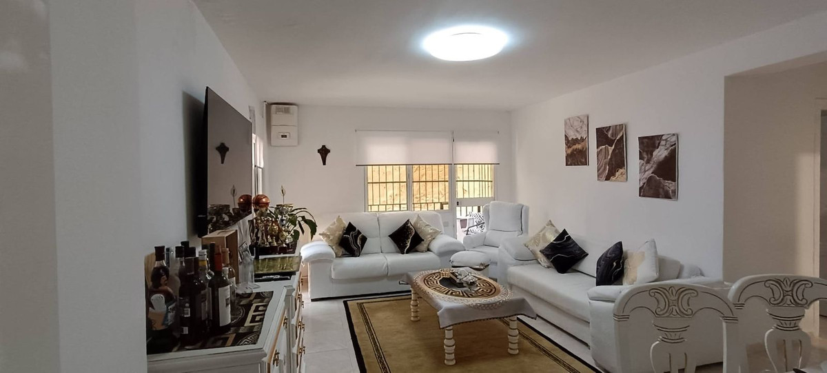 3 Bed Apartment for sale in Marbella Costa Del Sol, Málaga, Spain