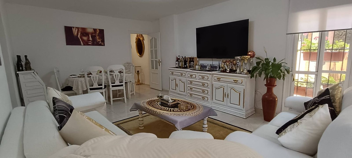 3 Bed Apartment for sale in Marbella Costa Del Sol, Málaga, Spain