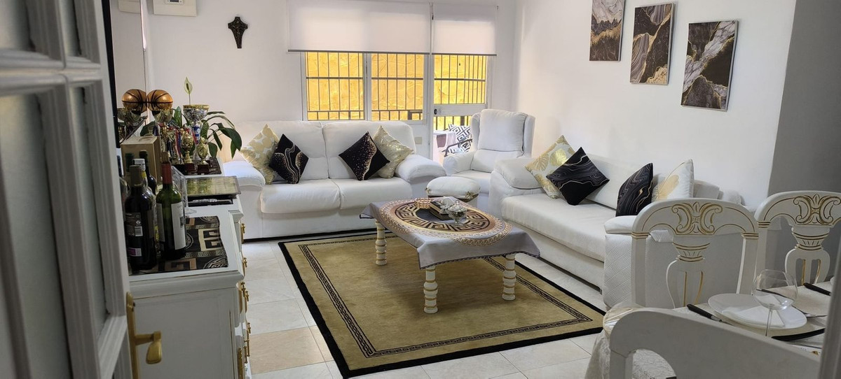 3 Bed Apartment for sale in Marbella Costa Del Sol, Málaga, Spain