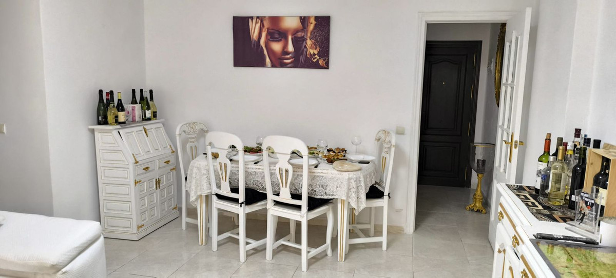 3 Bed Apartment for sale in Marbella Costa Del Sol, Málaga, Spain