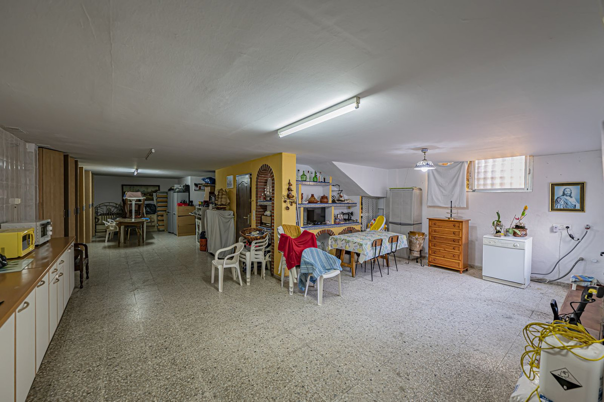 Se vende Villa - Chalet de 5 dormitorios en Costa Del Sol, Málaga, España
