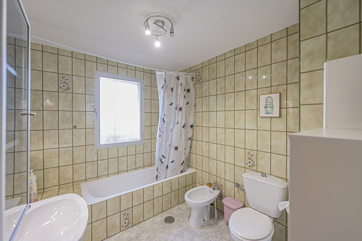 Se vende Villa - Chalet de 5 dormitorios en Costa Del Sol, Málaga, España