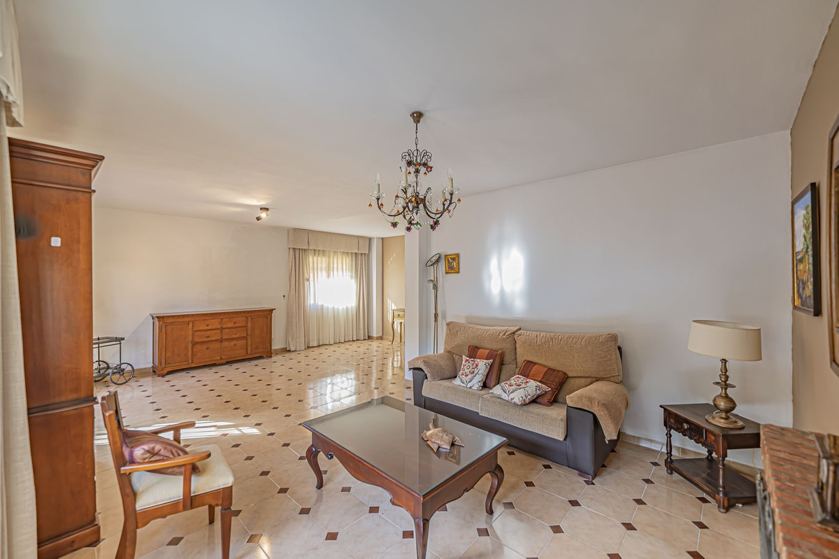 Se vende Villa - Chalet de 5 dormitorios en Costa Del Sol, Málaga, España