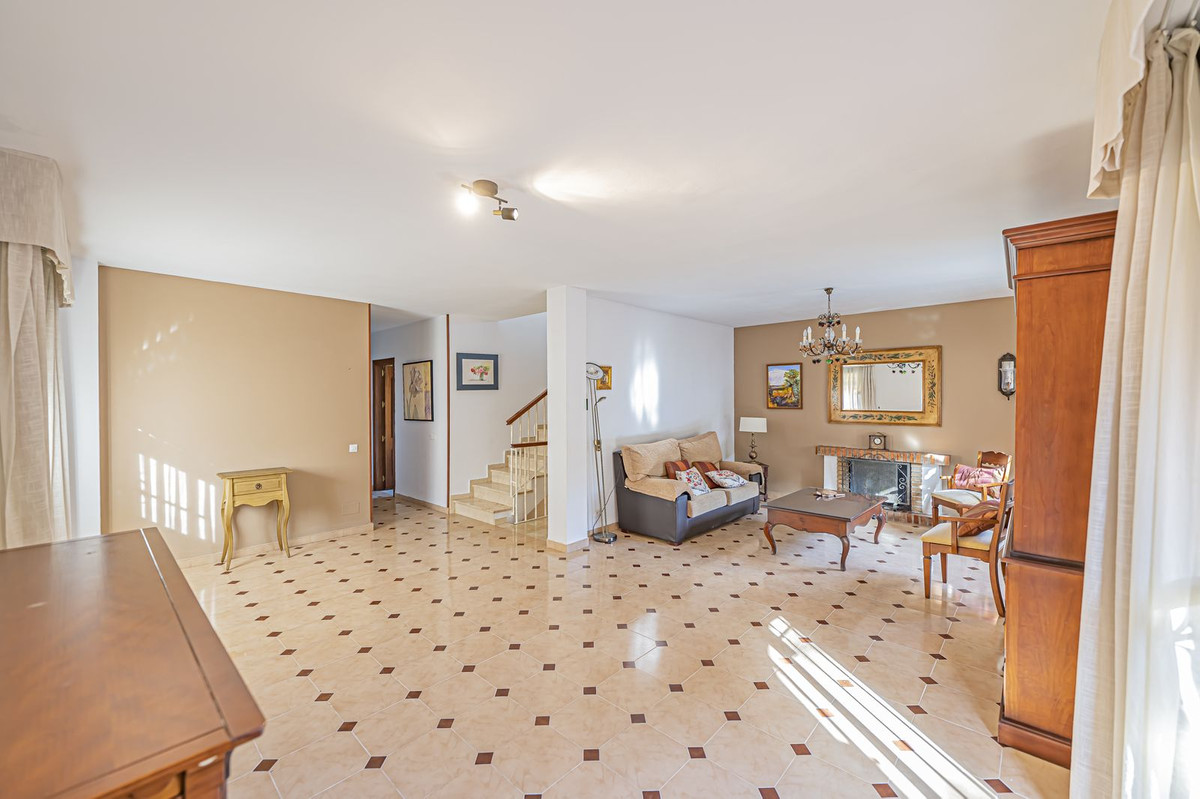 Se vende Villa - Chalet de 5 dormitorios en Costa Del Sol, Málaga, España