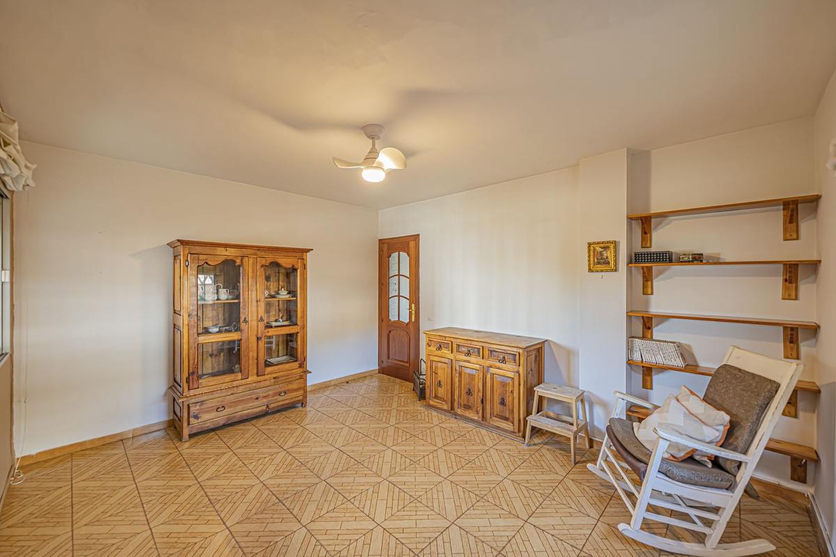 Se vende Villa - Chalet de 5 dormitorios en Costa Del Sol, Málaga, España