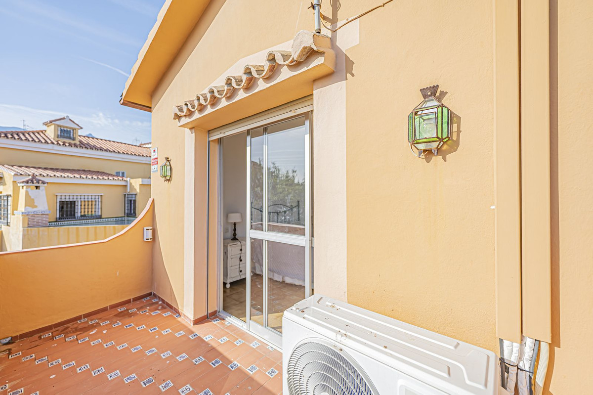 Se vende Villa - Chalet de 5 dormitorios en Costa Del Sol, Málaga, España