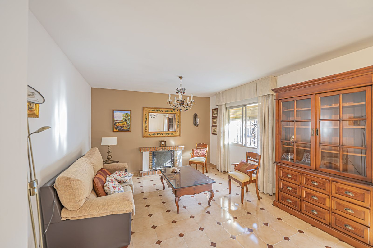 Se vende Villa - Chalet de 5 dormitorios en Costa Del Sol, Málaga, España