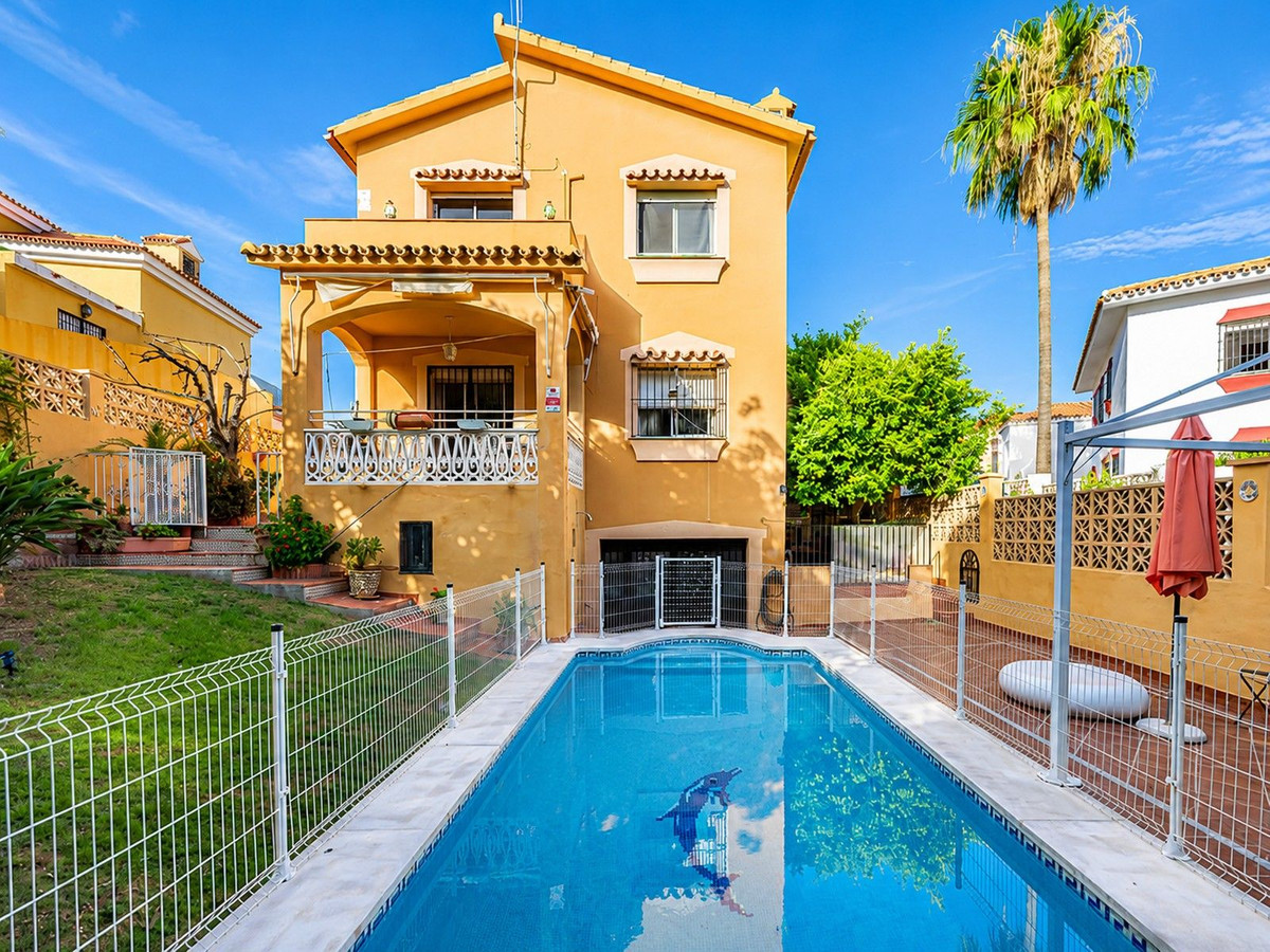 Se vende Villa - Chalet de 5 dormitorios en Costa Del Sol, Málaga, España