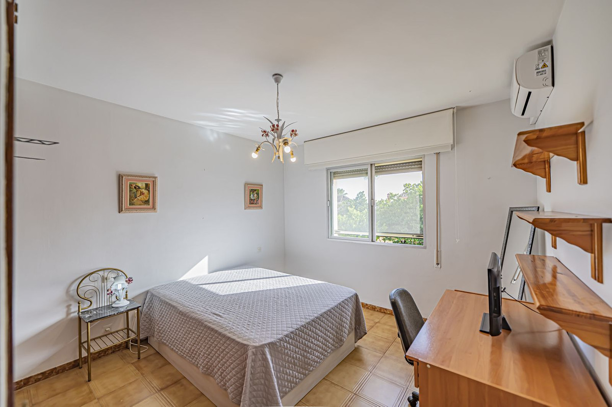Se vende Villa - Chalet de 5 dormitorios en Costa Del Sol, Málaga, España