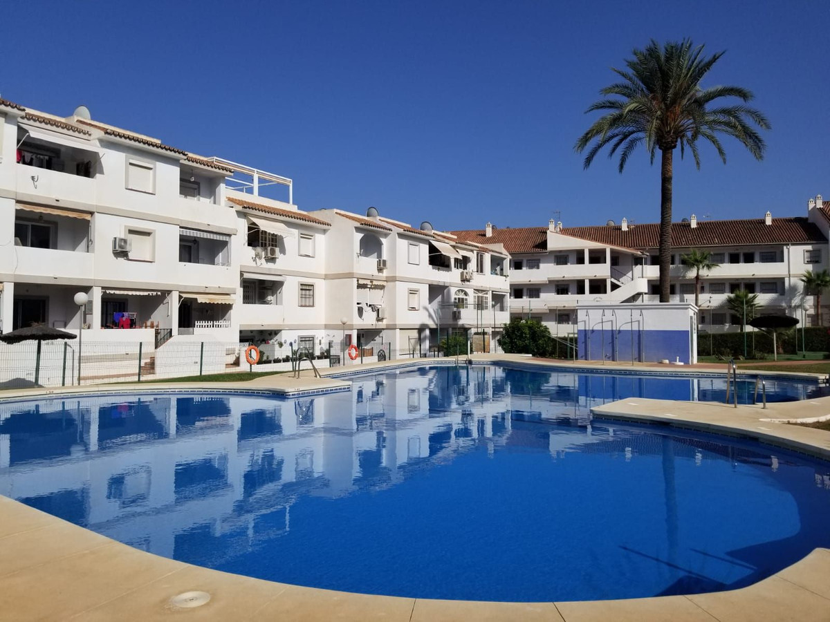 2 Bed Apartment for sale in Cerros Del Aguila Costa Del Sol, Málaga, Spain