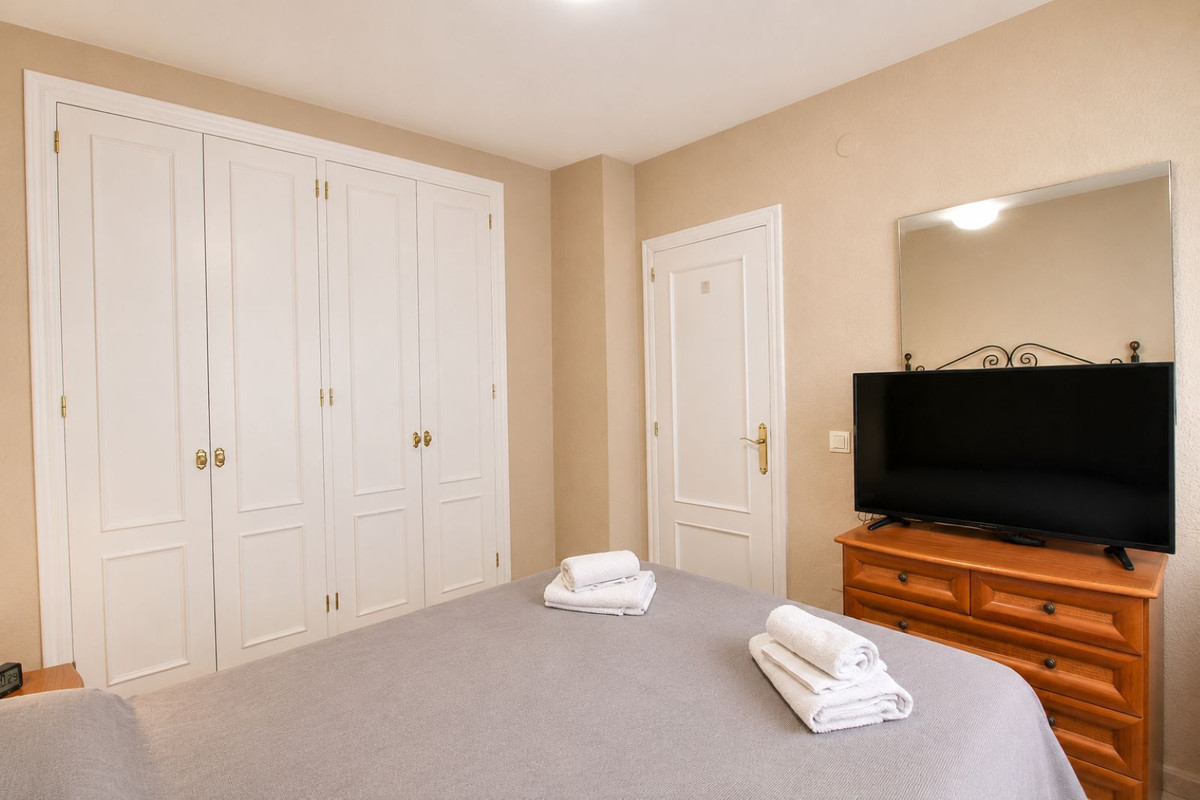 2 Bed Apartment for sale in Cerros Del Aguila Costa Del Sol, Málaga, Spain