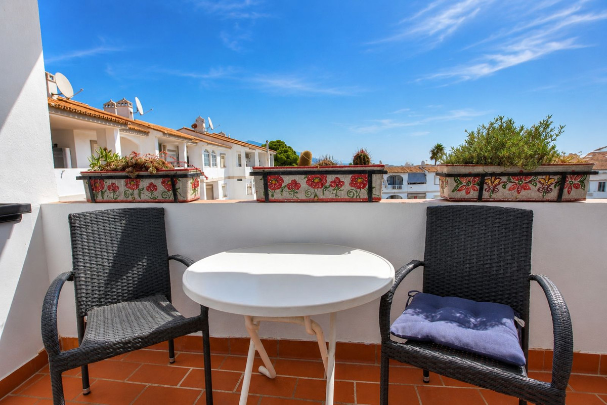 2 Bed Apartment for sale in Cerros Del Aguila Costa Del Sol, Málaga, Spain