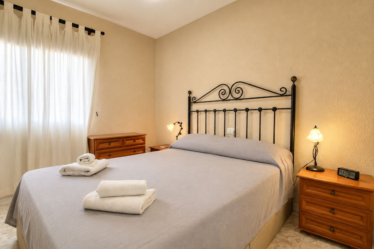 2 Bed Apartment for sale in Cerros Del Aguila Costa Del Sol, Málaga, Spain