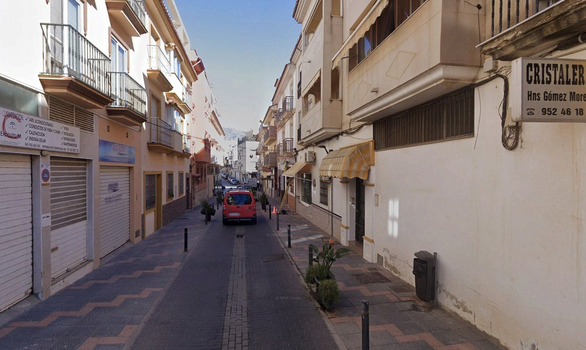 4 Bed Apartment for sale in Las Lagunas Costa Del Sol, Málaga, Spain