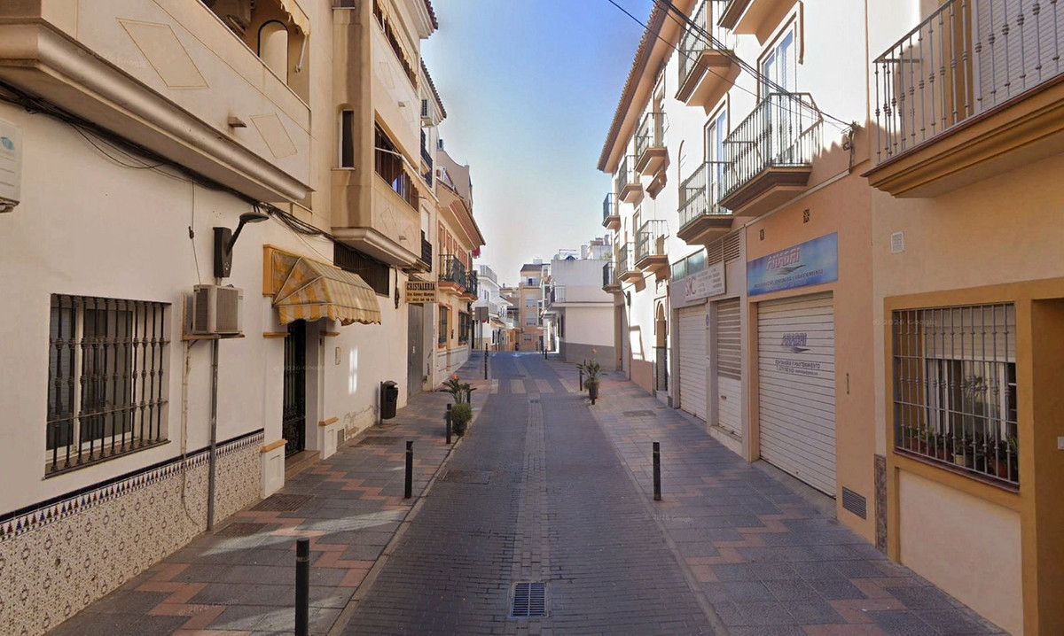 4 Bed Apartment for sale in Las Lagunas Costa Del Sol, Málaga, Spain
