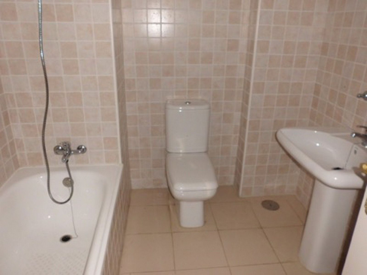 4 Bed Apartment for sale in Las Lagunas Costa Del Sol, Málaga, Spain