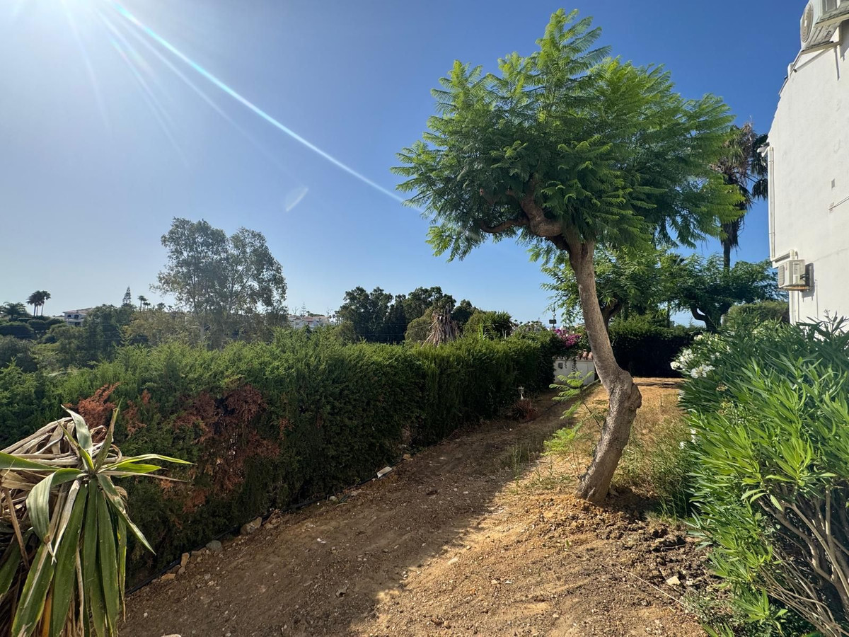 2 Bed Apartment for sale in Atalaya Costa Del Sol, Málaga, Spain