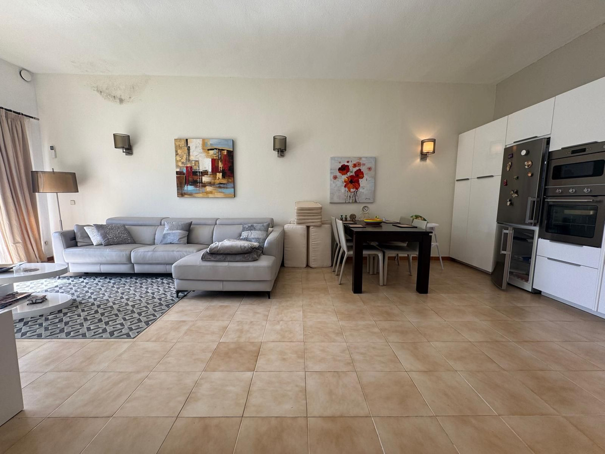 2 Bed Apartment for sale in Atalaya Costa Del Sol, Málaga, Spain