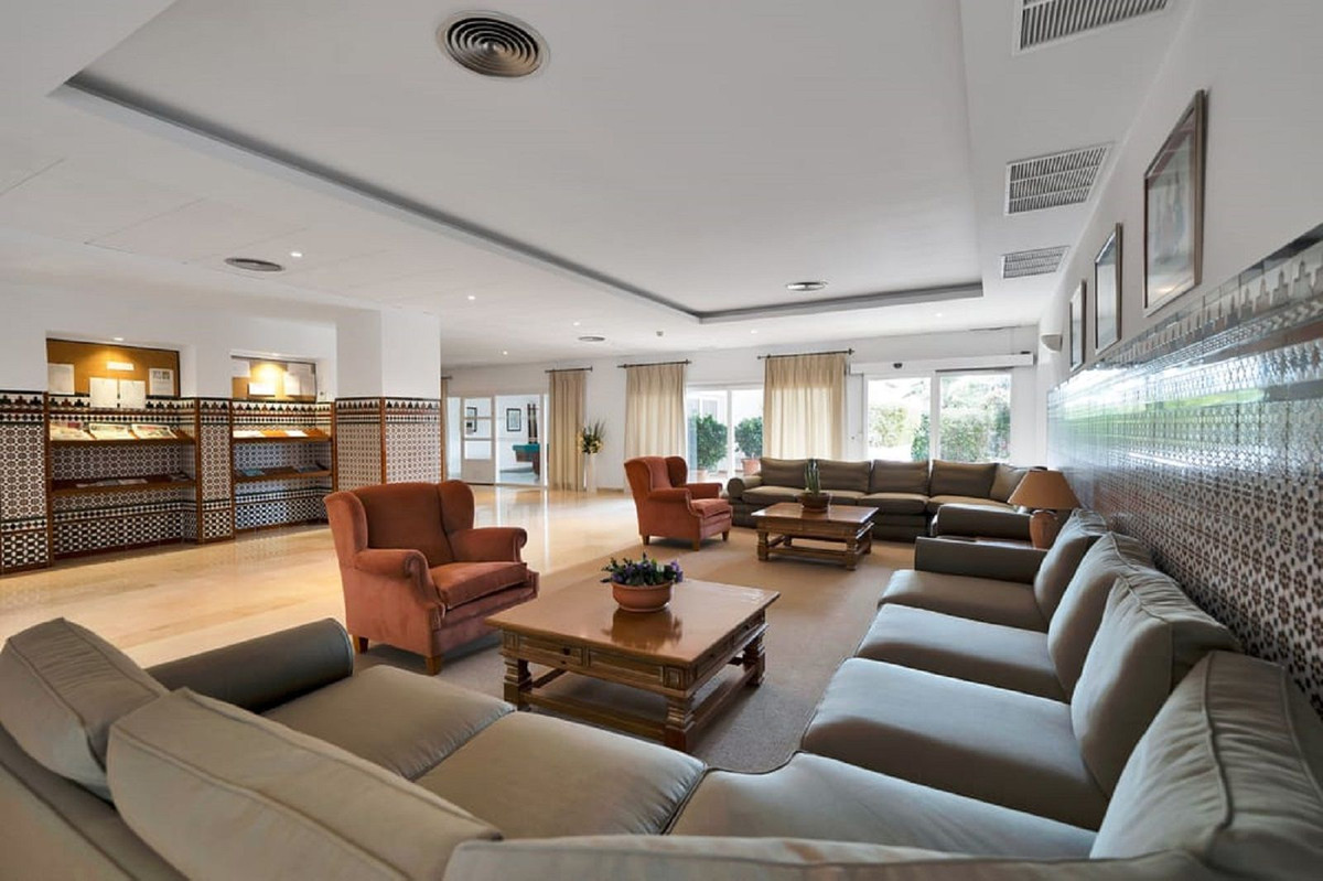 2 Bed Apartment for sale in Atalaya Costa Del Sol, Málaga, Spain