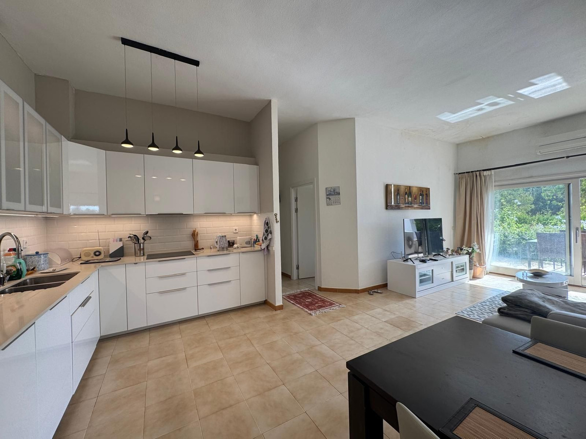 2 Bed Apartment for sale in Atalaya Costa Del Sol, Málaga, Spain