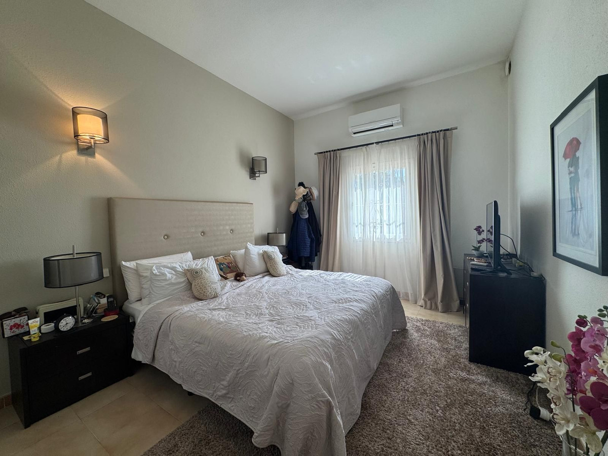 2 Bed Apartment for sale in Atalaya Costa Del Sol, Málaga, Spain