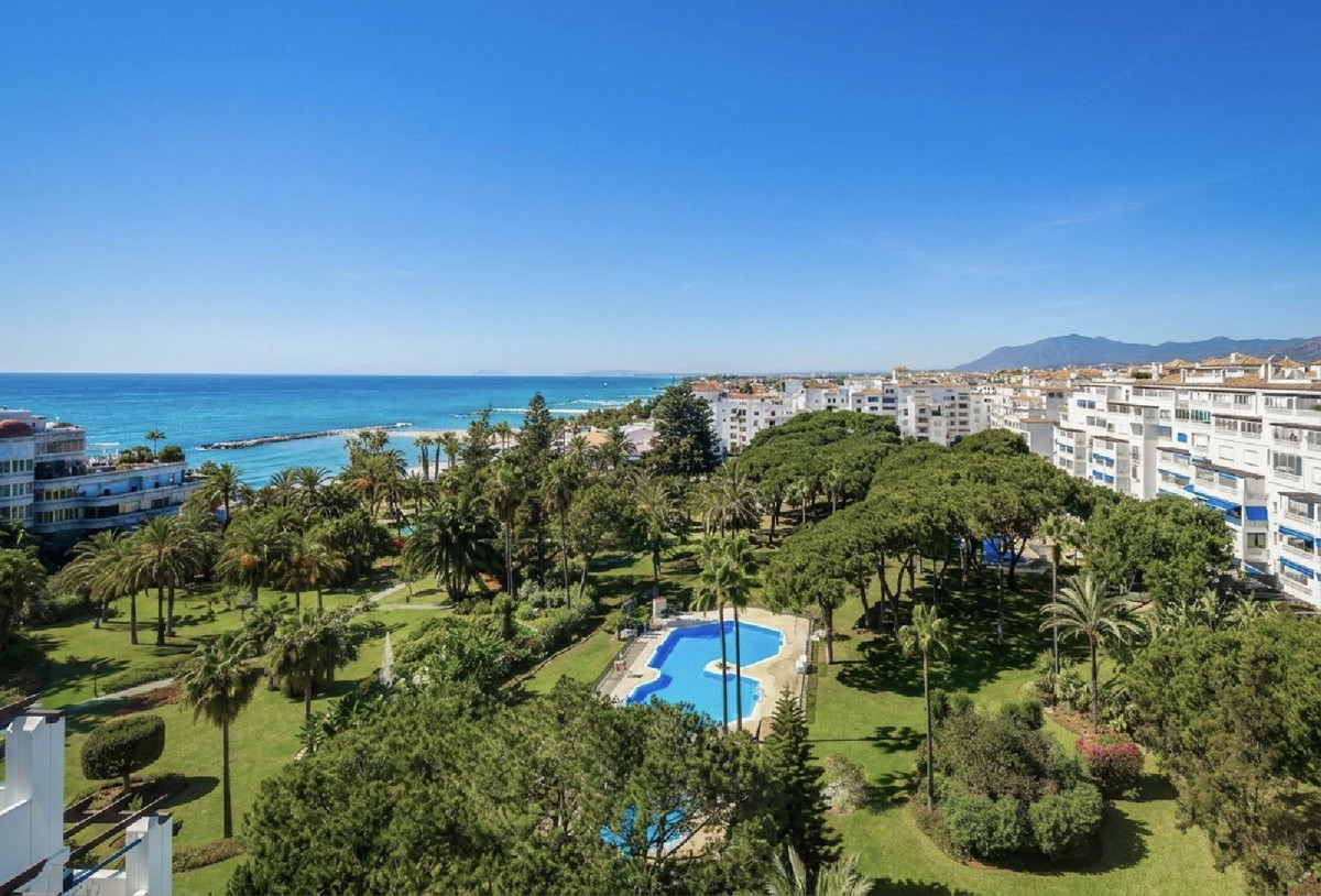 2 Bed Apartment for sale in Puerto Banús Costa Del Sol, Málaga, Spain