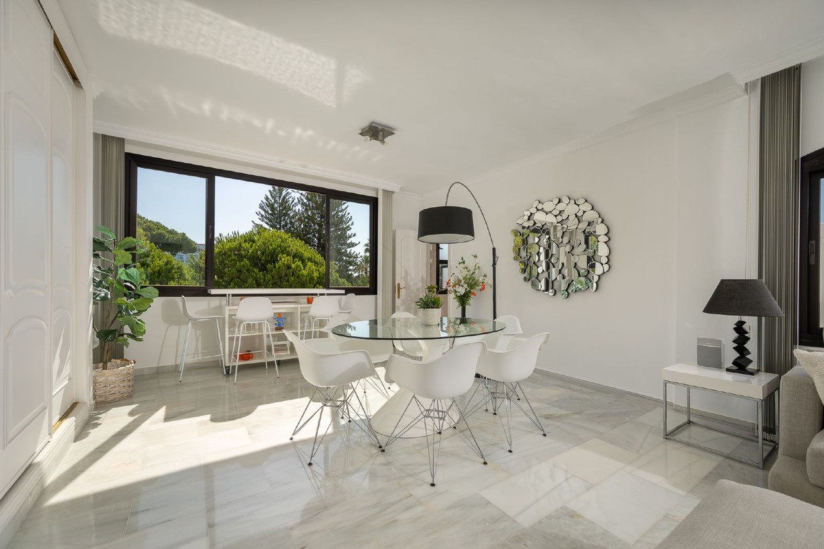 2 Bed Apartment for sale in Puerto Banús Costa Del Sol, Málaga, Spain