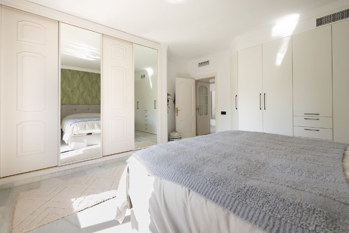 2 Bed Apartment for sale in Puerto Banús Costa Del Sol, Málaga, Spain