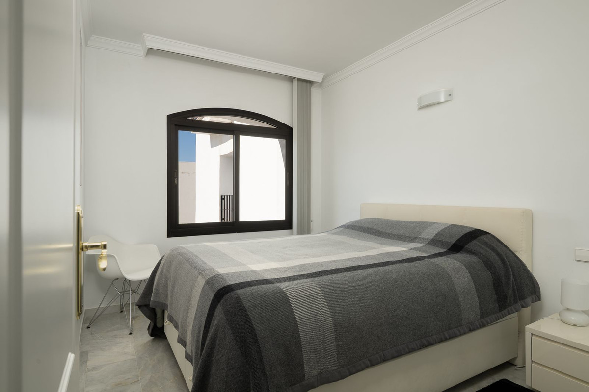 2 Bed Apartment for sale in Puerto Banús Costa Del Sol, Málaga, Spain