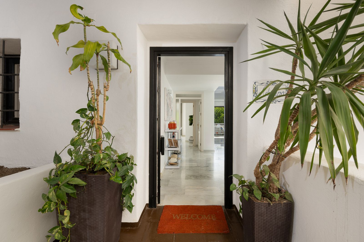 2 Bed Apartment for sale in Puerto Banús Costa Del Sol, Málaga, Spain