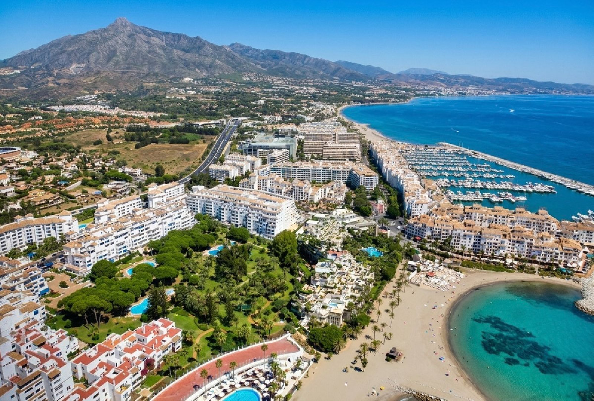 2 Bed Apartment for sale in Puerto Banús Costa Del Sol, Málaga, Spain