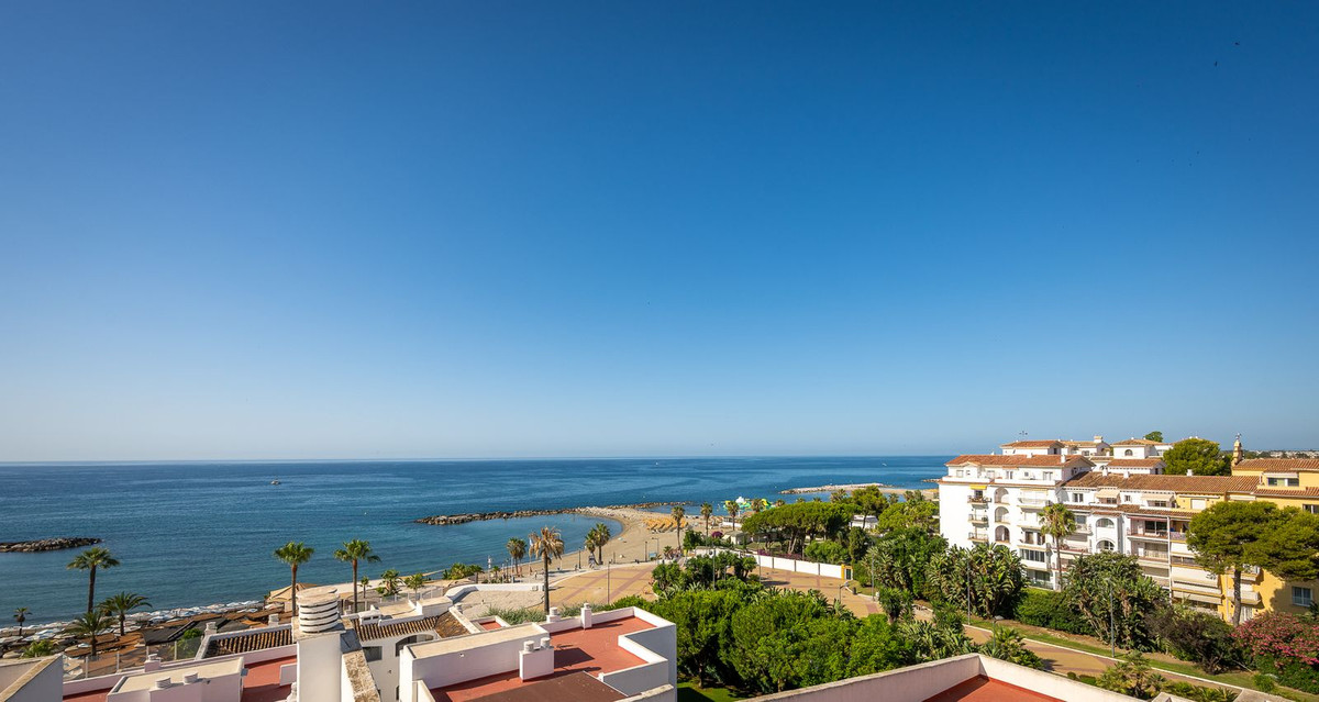 2 Bed Apartment for sale in Puerto Banús Costa Del Sol, Málaga, Spain
