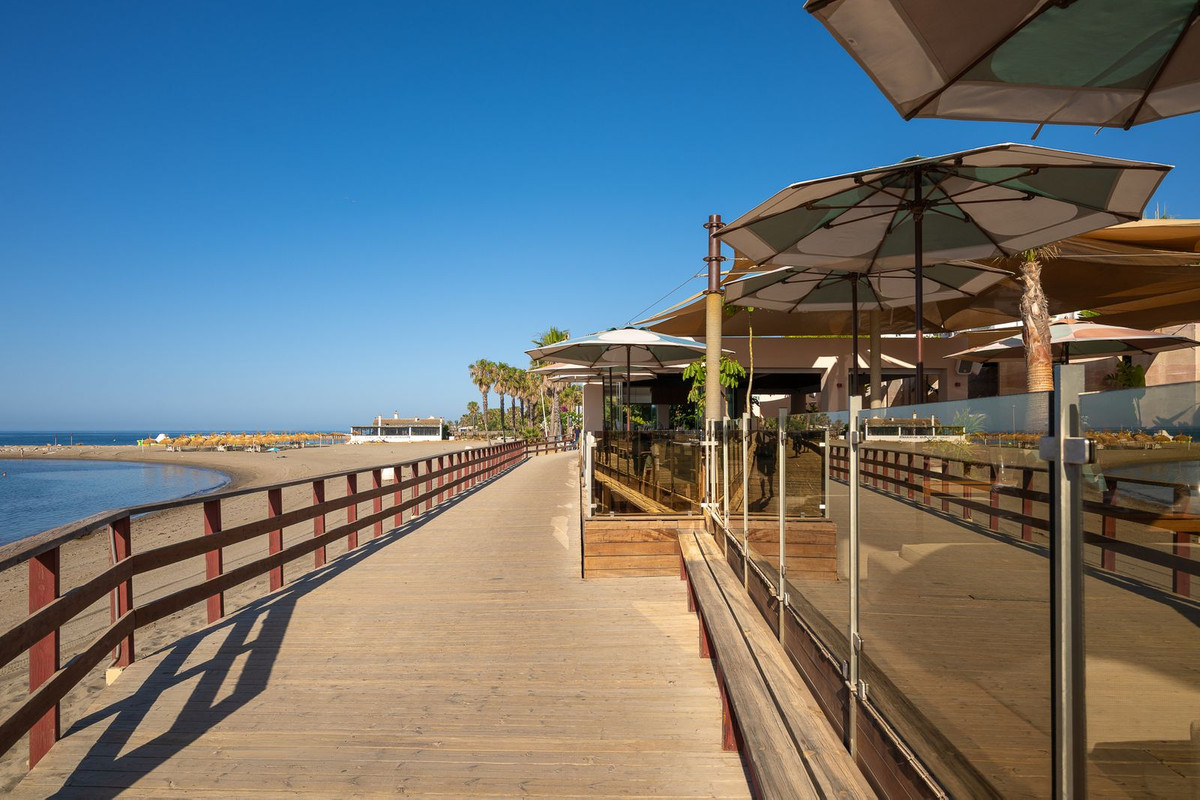 2 Bed Apartment for sale in Puerto Banús Costa Del Sol, Málaga, Spain