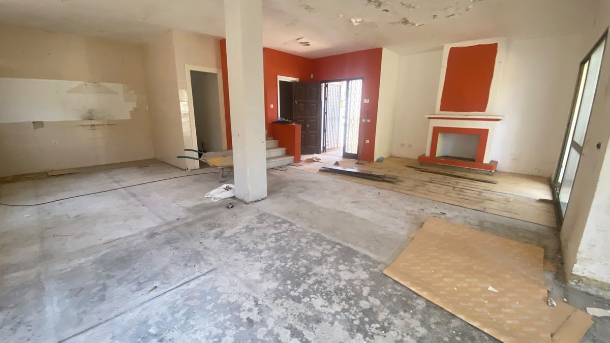4 Bed Townhouse for sale in Torrenueva Costa Del Sol, Málaga, Spain