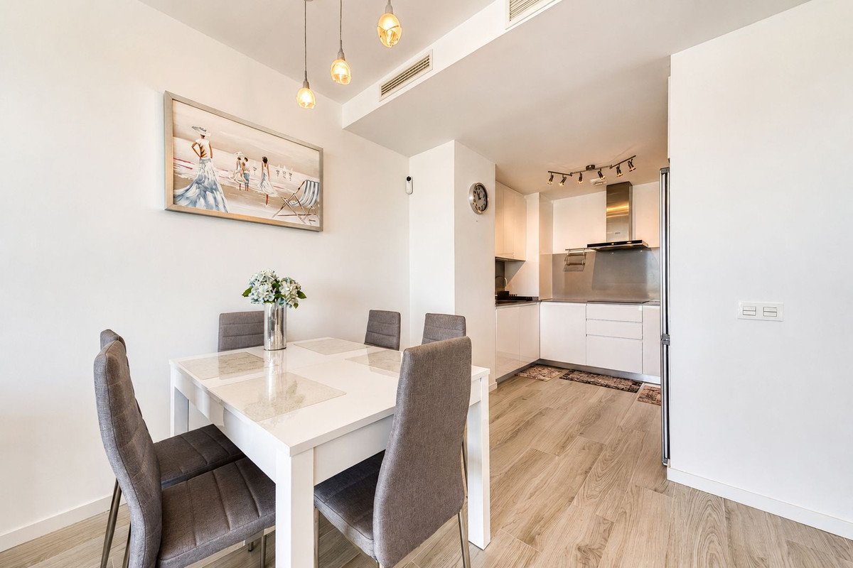 Se vende Apartamento Planta Media de 3 dormitorios en Costa Del Sol, Málaga, España