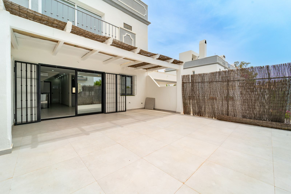 Se vende Adosada de 4 dormitorios en Costa Del Sol, Málaga, España