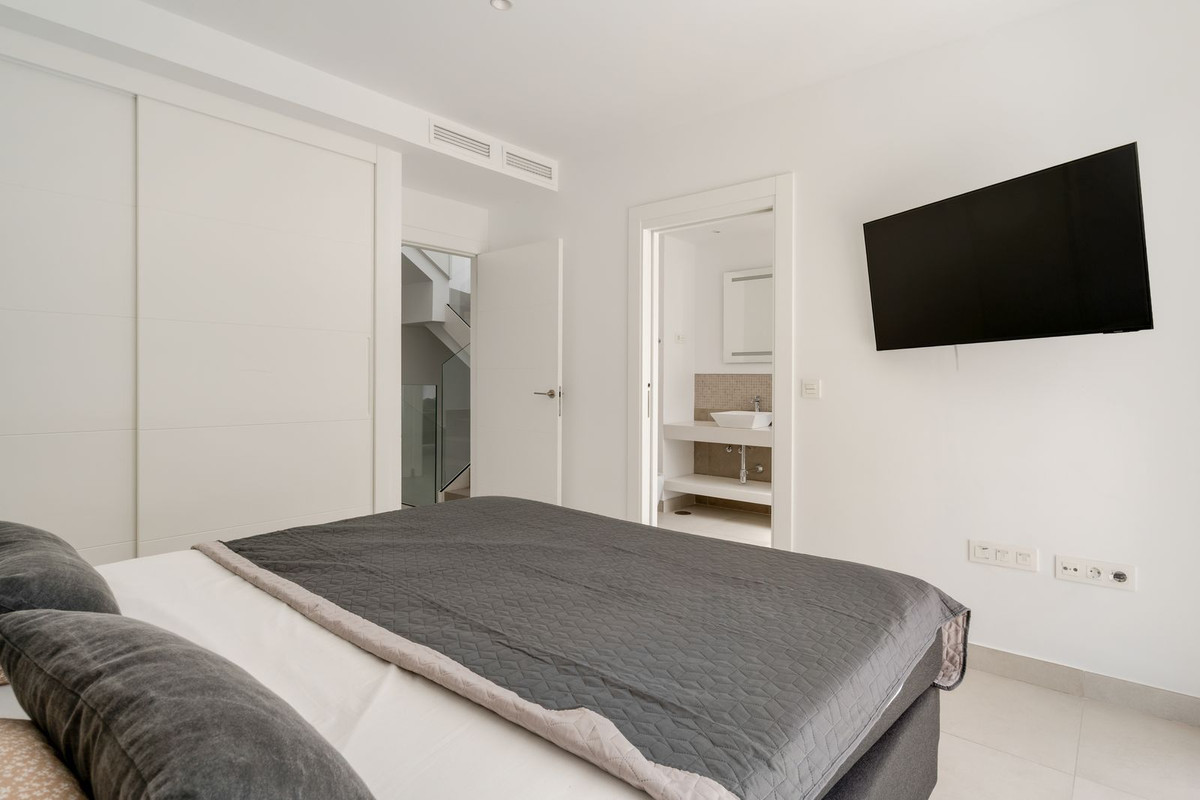 4 Bed Townhouse for sale in Estepona Costa Del Sol, Málaga, Spain
